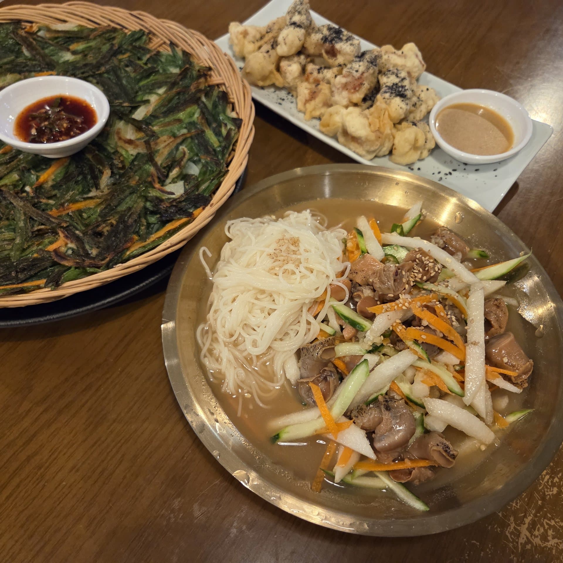 Buchu-jeon & Dongdongju: A Rainy-Day Classic
