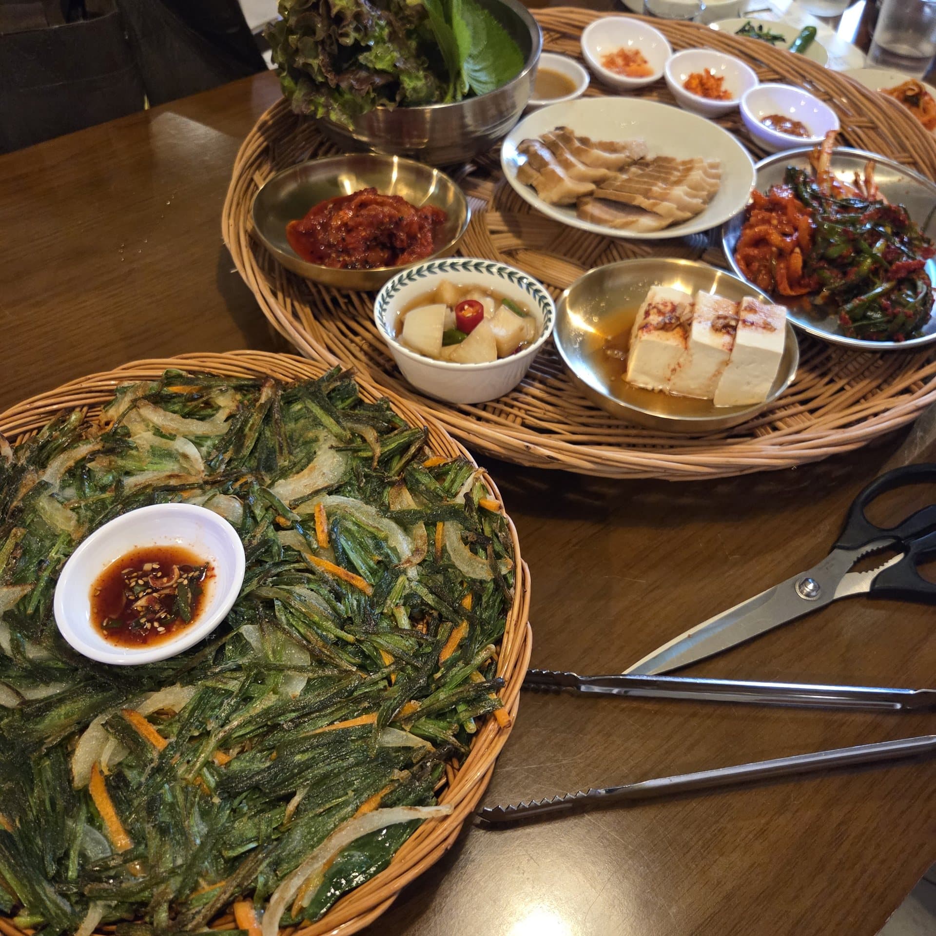 A Low-key Date Dinner near Jonggak Station